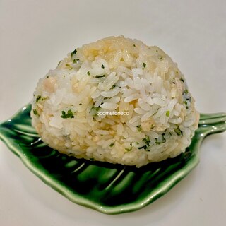 天かすと青海苔のおにぎり❁